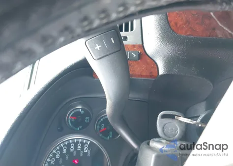 2011 Chevrolet Tahoe Ls z USA, uszkodzony, nr VIN 1GNSCAE07BR161448